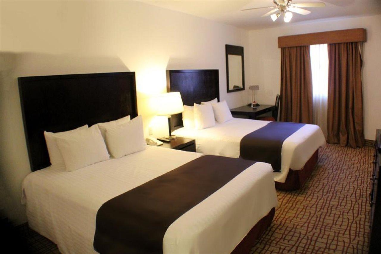 Wyndham Garden Torreon Tecnologico Hotel Exterior foto