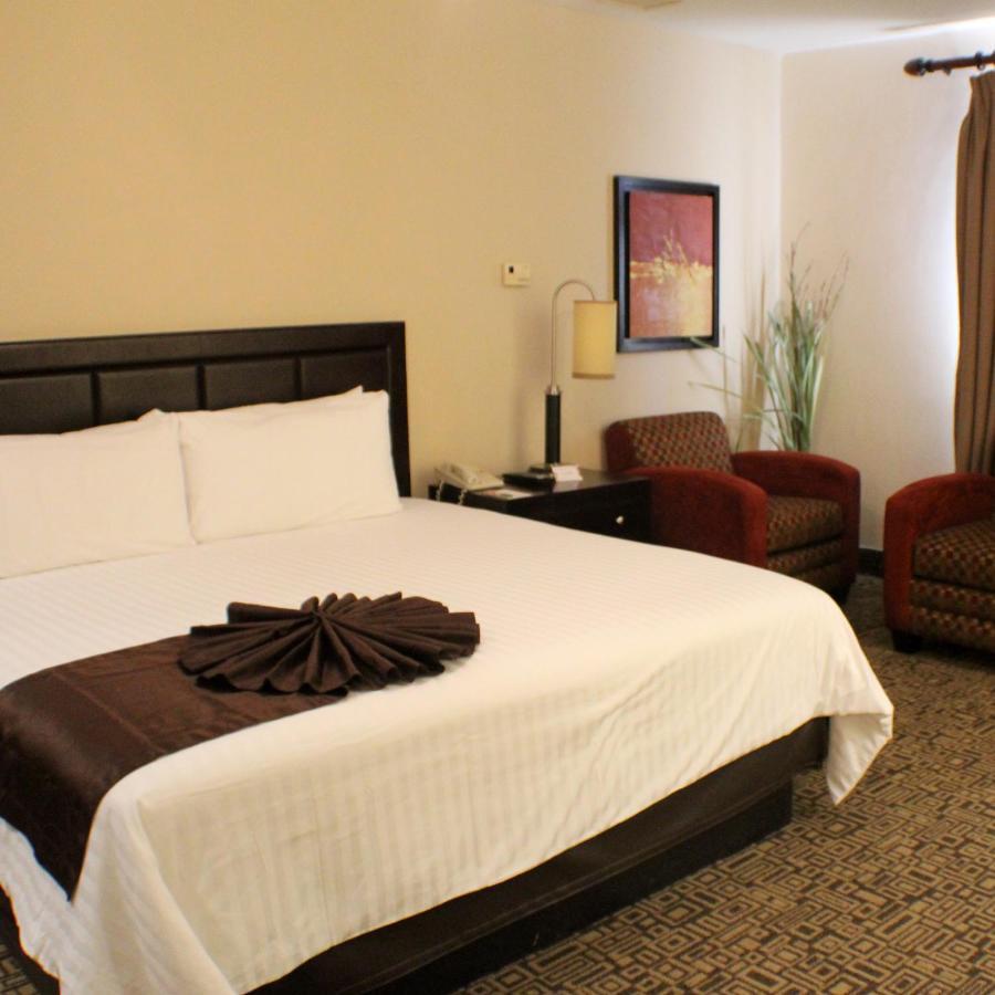 Wyndham Garden Torreon Tecnologico Hotel Exterior foto
