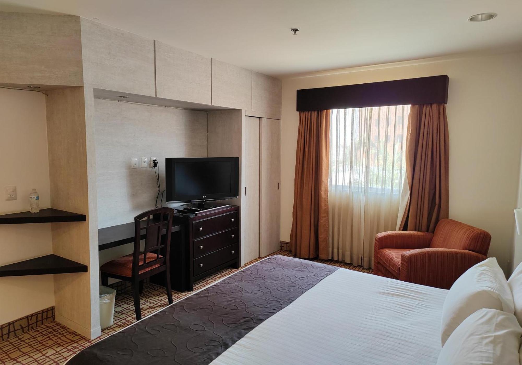 Wyndham Garden Torreon Tecnologico Hotel Exterior foto