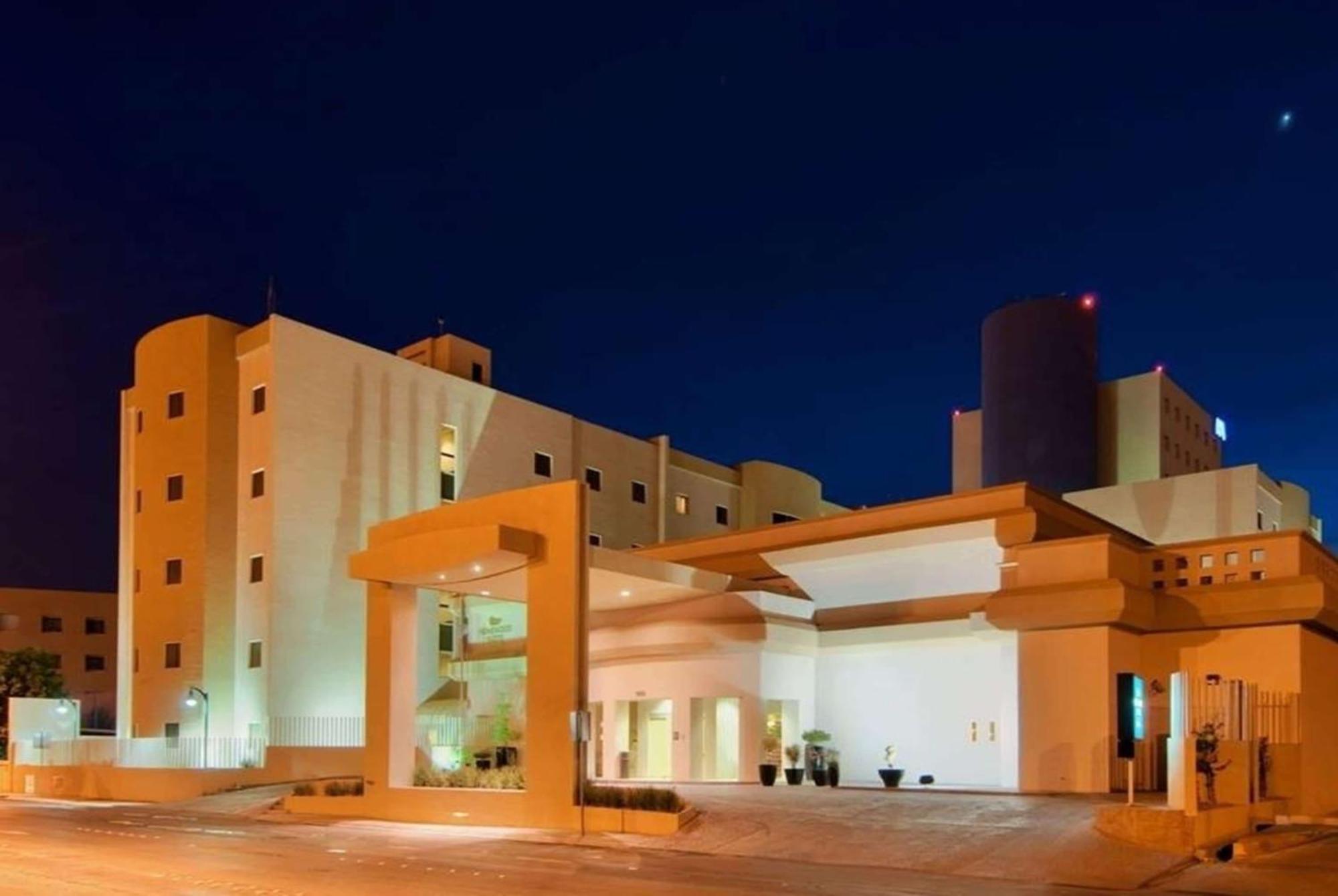 Wyndham Garden Torreon Tecnologico Hotel Exterior foto