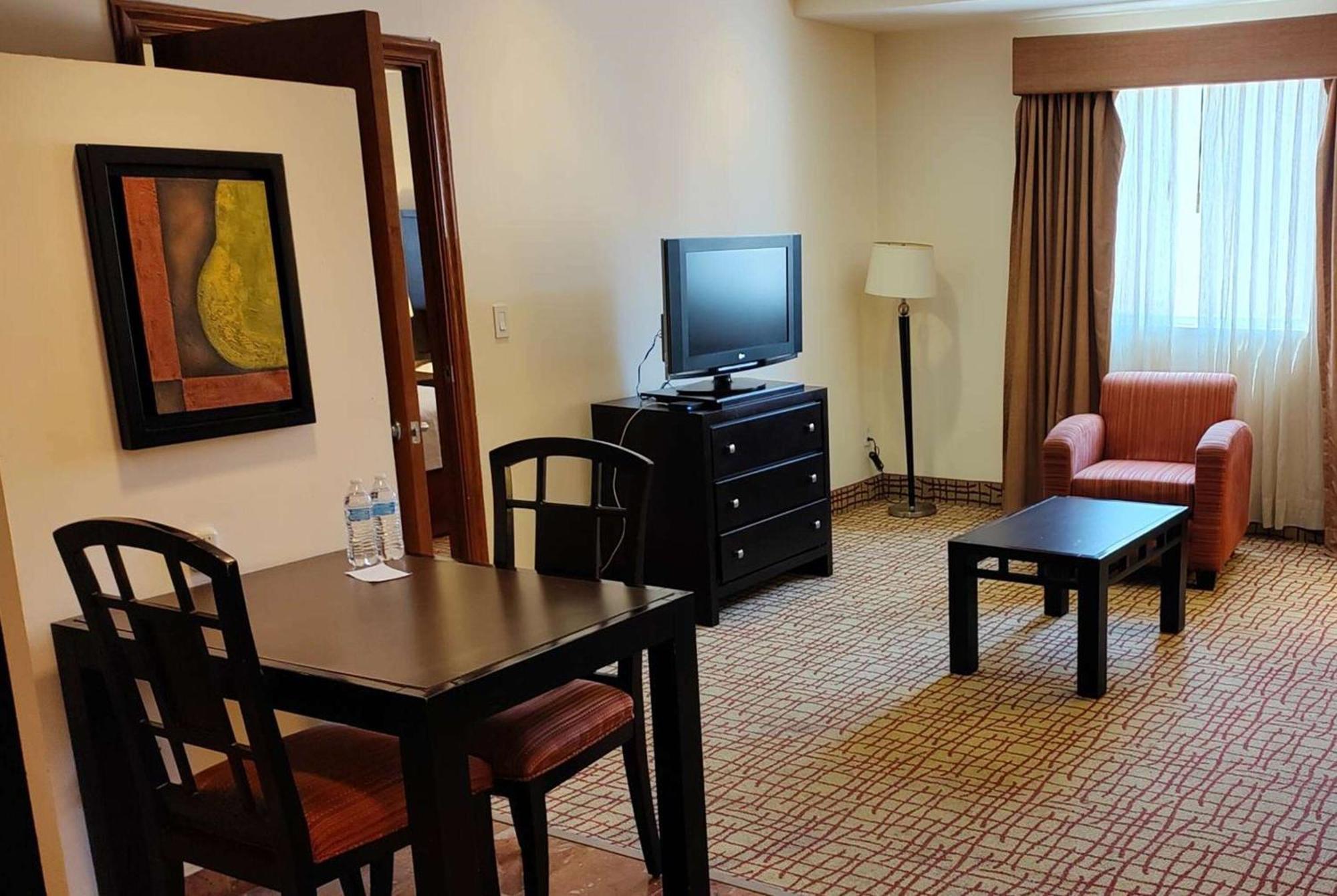 Wyndham Garden Torreon Tecnologico Hotel Exterior foto