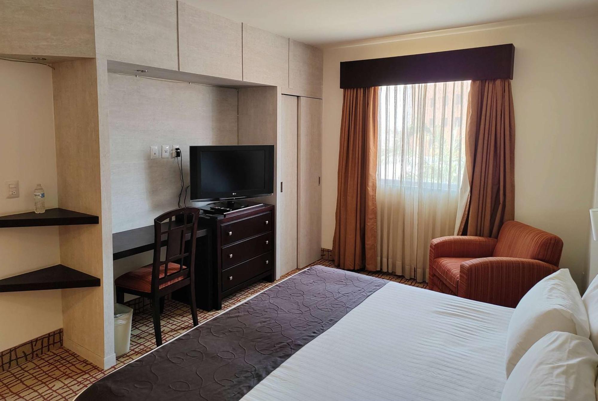 Wyndham Garden Torreon Tecnologico Hotel Exterior foto